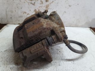 bontott MERCEDES-BENZ B-CLASS Jobb első Féknyereg Munkahengerrel