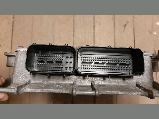 bontott MERCEDES-BENZ B-CLASS Motorvezérlő