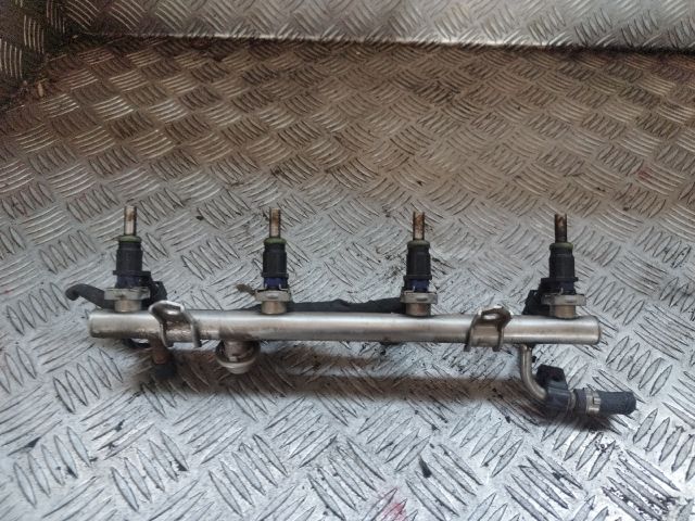 bontott MERCEDES-BENZ B-CLASS Porlasztó Sor / Híd