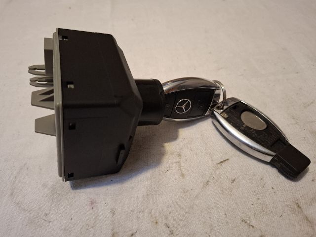 bontott MERCEDES-BENZ B-CLASS Gyújtáskapcsoló Házzal