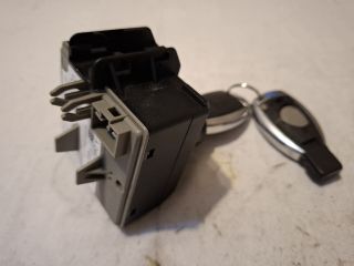 bontott MERCEDES-BENZ B-CLASS Gyújtáskapcsoló Házzal