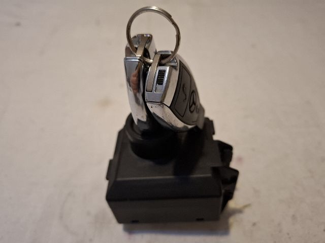 bontott MERCEDES-BENZ B-CLASS Gyújtáskapcsoló Házzal