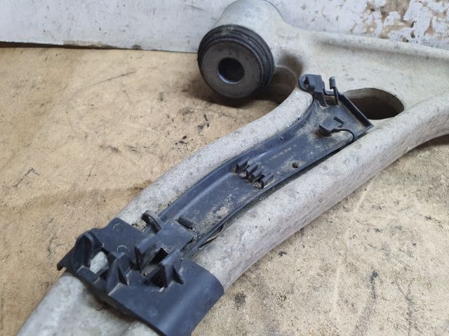 bontott MERCEDES-BENZ B-CLASS Jobb első Lengőkar