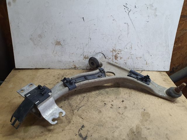 bontott MERCEDES-BENZ B-CLASS Jobb első Lengőkar