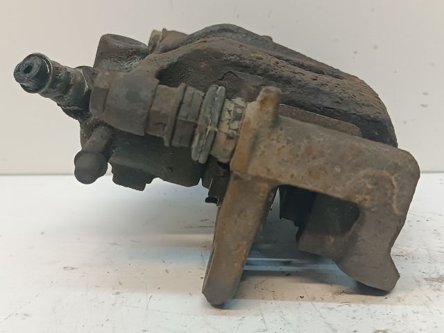 bontott MERCEDES-BENZ B-CLASS Jobb hátsó Féknyereg Munkahengerrel