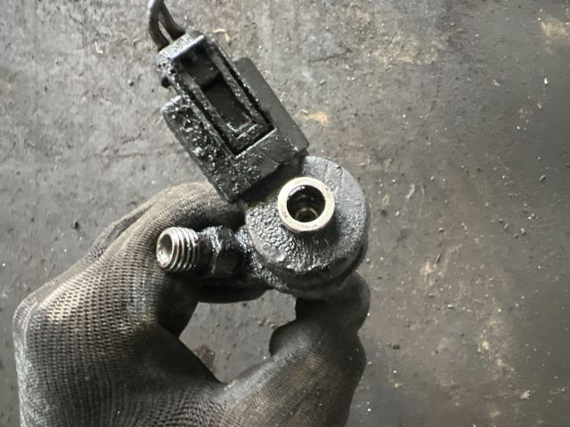 bontott MERCEDES-BENZ B-CLASS Porlasztó (1 db)