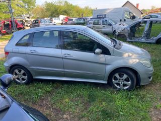 bontott MERCEDES-BENZ B-CLASS Vízhűtő Radiátor (Klímás)