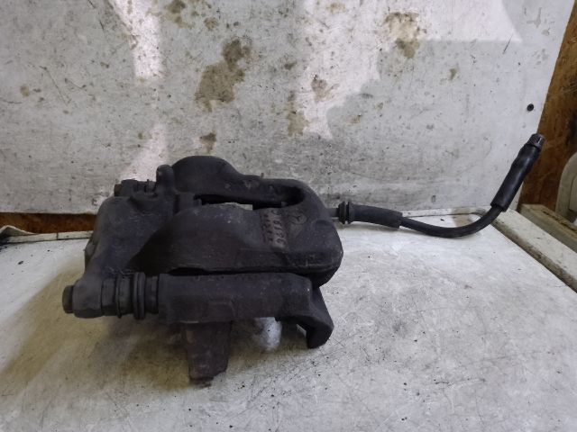 bontott MERCEDES-BENZ B-CLASS Bal első Féknyereg Munkahengerrel