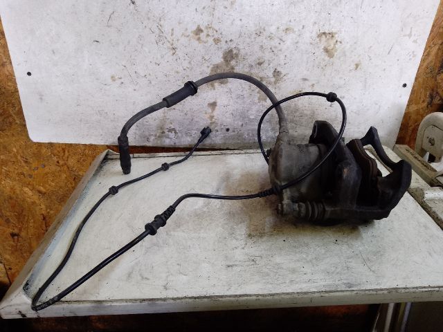 bontott MERCEDES-BENZ B-CLASS Jobb első Féknyereg Munkahengerrel