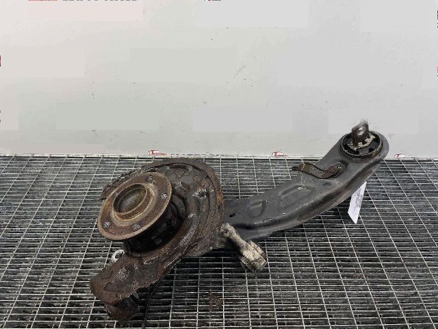 bontott MERCEDES-BENZ B-CLASS Jobb hátsó Csonkállvány