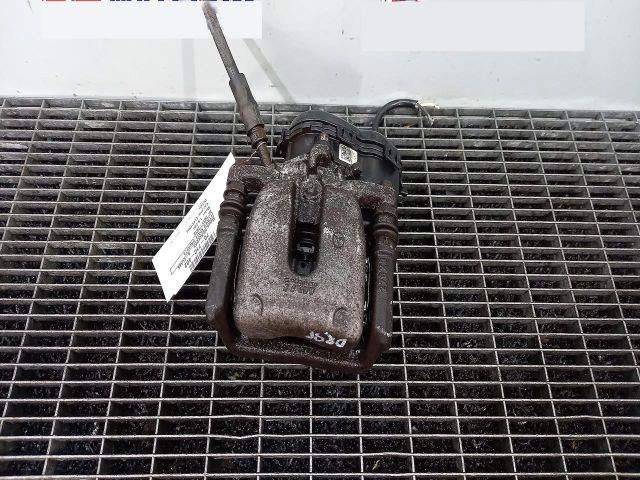 bontott MERCEDES-BENZ B-CLASS Jobb hátsó Féknyereg Munkahengerrel