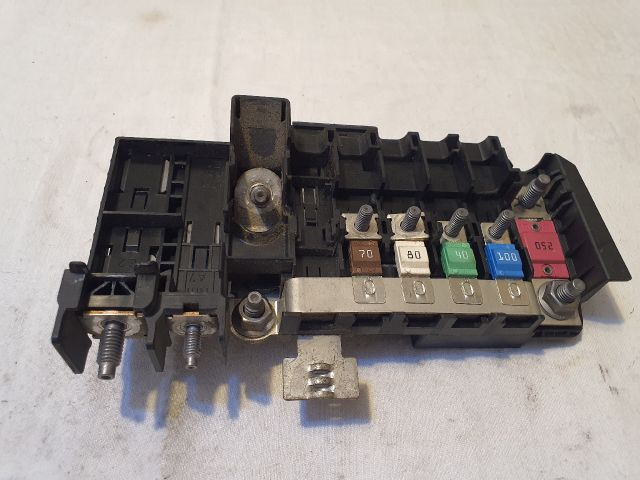 bontott MERCEDES-BENZ B-CLASS Biztosítéktábla Motortér