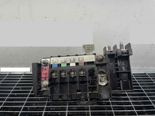 bontott MERCEDES-BENZ B-CLASS Biztosítéktábla Motortér