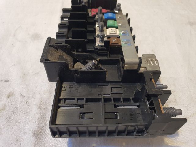 bontott MERCEDES-BENZ B-CLASS Biztosítéktábla Motortér