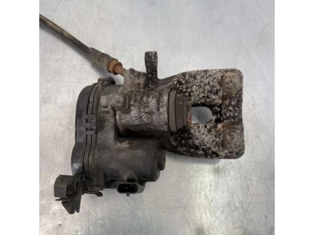 bontott MERCEDES-BENZ B-CLASS Jobb hátsó Féknyereg Munkahengerrel