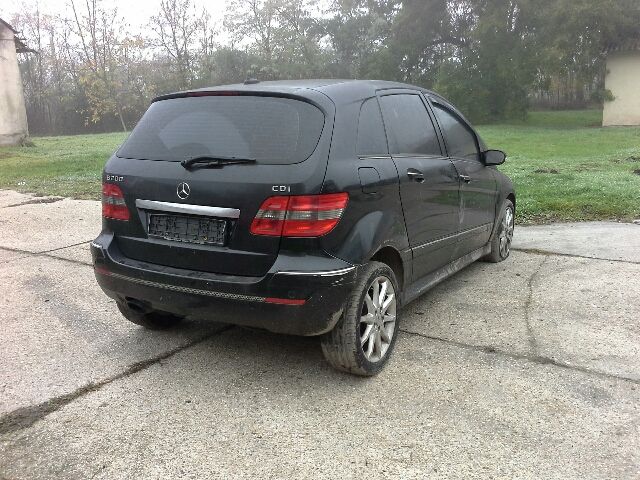 bontott MERCEDES-BENZ B-CLASS Motor (Fűzött blokk hengerfejjel)