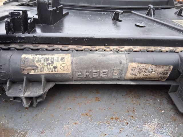 bontott MERCEDES-BENZ B-CLASS Vízhűtő Radiátor (Klímás)