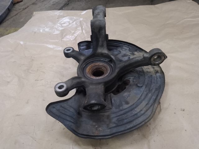 bontott MERCEDES-BENZ B-CLASS Jobb első Csonkállvány Kerékaggyal