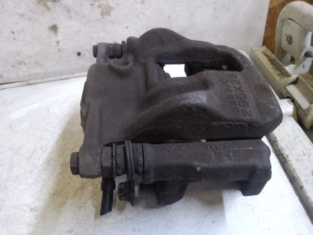 bontott MERCEDES-BENZ B-CLASS Jobb első Féknyereg Munkahengerrel