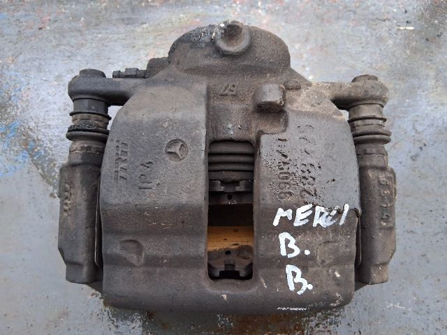 bontott MERCEDES-BENZ B-CLASS Bal első Féknyereg Munkahengerrel