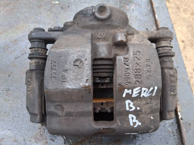 bontott MERCEDES-BENZ B-CLASS Bal első Féknyereg Munkahengerrel