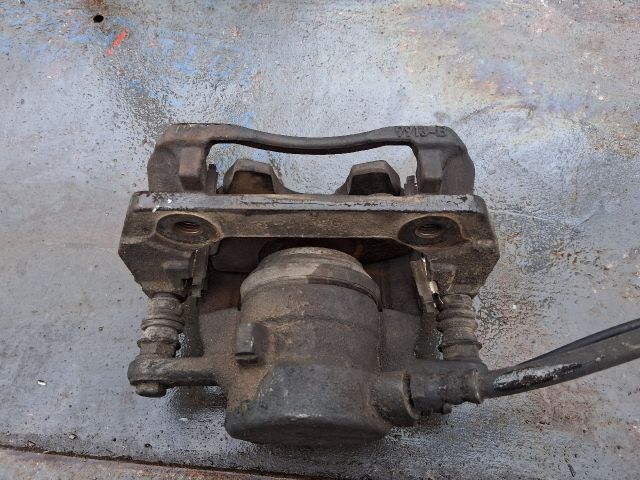 bontott MERCEDES-BENZ B-CLASS Jobb első Féknyereg Munkahengerrel