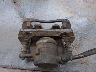 bontott MERCEDES-BENZ B-CLASS Jobb első Féknyereg Munkahengerrel