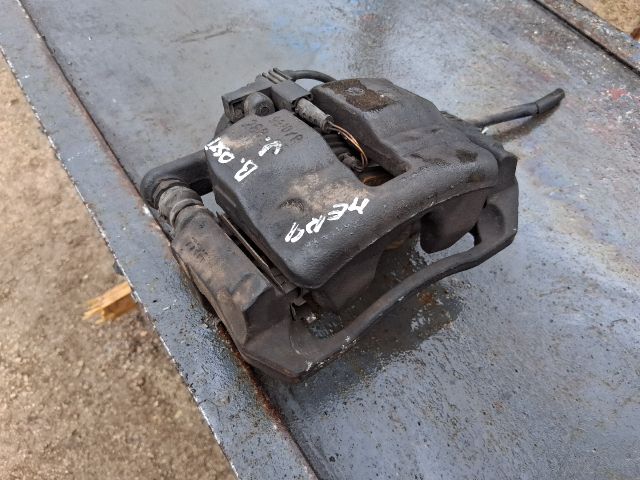 bontott MERCEDES-BENZ B-CLASS Jobb első Féknyereg Munkahengerrel