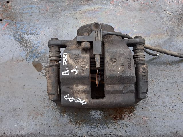 bontott MERCEDES-BENZ B-CLASS Jobb első Féknyereg Munkahengerrel