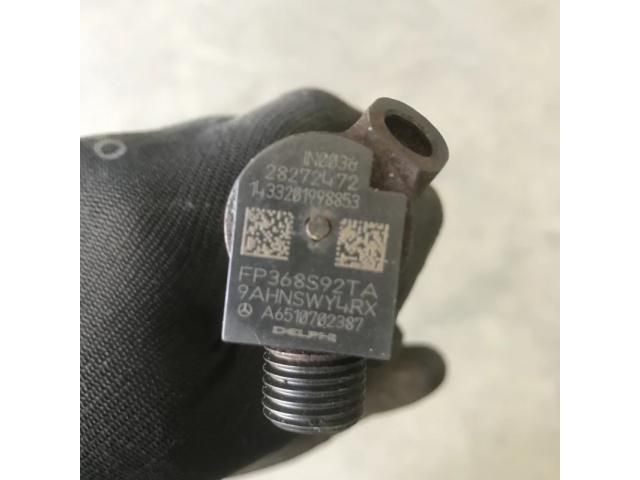 bontott MERCEDES-BENZ B-CLASS Porlasztó (1 db)