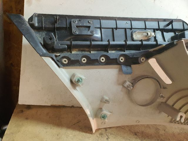 bontott MERCEDES-BENZ B-CLASS Bal C Oszlop Burkolat