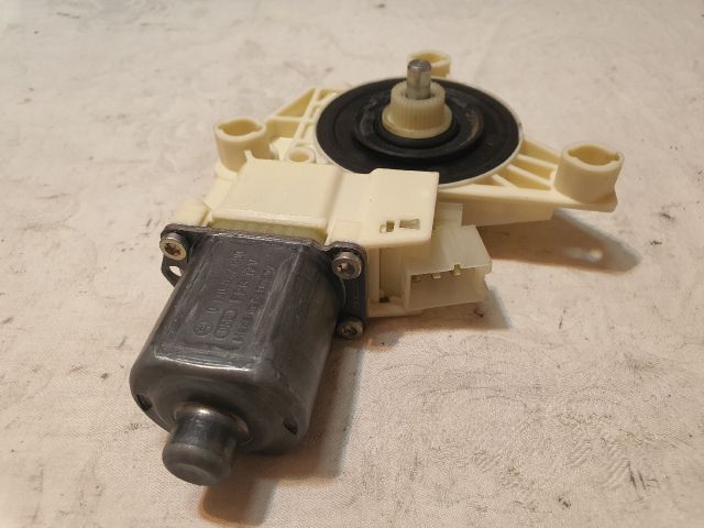 bontott MERCEDES-BENZ B-CLASS Bal első Ablakemelő Motor