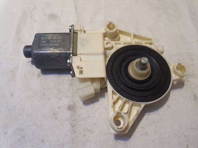 bontott MERCEDES-BENZ B-CLASS Bal első Ablakemelő Motor