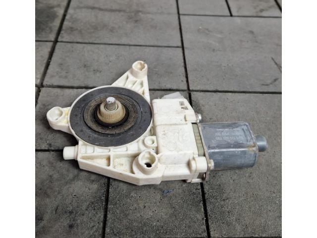 bontott MERCEDES-BENZ B-CLASS Bal első Ablakemelő Motor