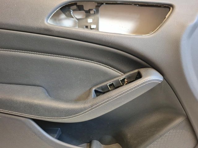 bontott MERCEDES-BENZ B-CLASS Bal első Ajtó Kárpit