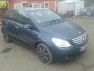 bontott MERCEDES-BENZ B-CLASS Bal első Ajtó (Részeivel)