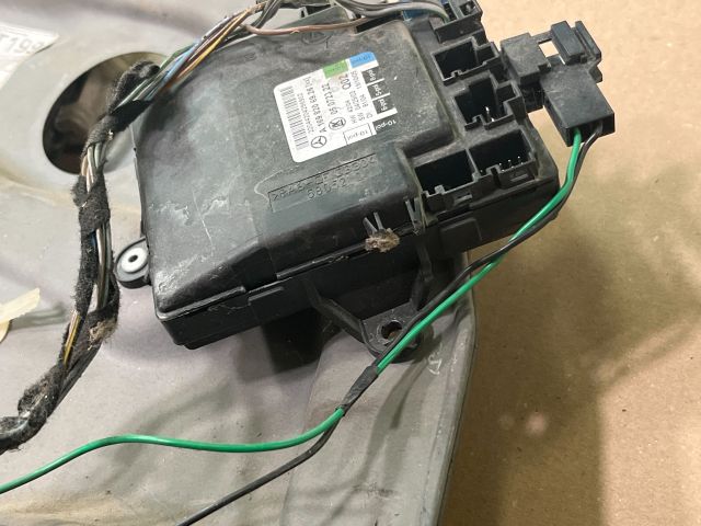 bontott MERCEDES-BENZ B-CLASS Bal első Ajtó Vezérlőegység