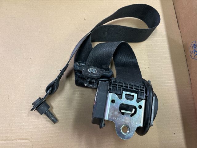 bontott MERCEDES-BENZ B-CLASS Bal első Biztonsági Öv