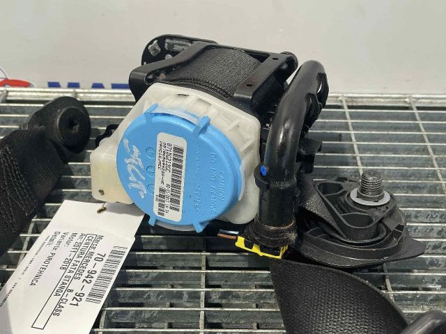 bontott MERCEDES-BENZ B-CLASS Bal első Biztonsági Öv