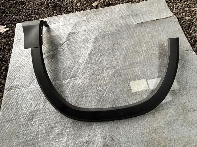 bontott MERCEDES-BENZ B-CLASS Bal első Sárvédő Díszléc