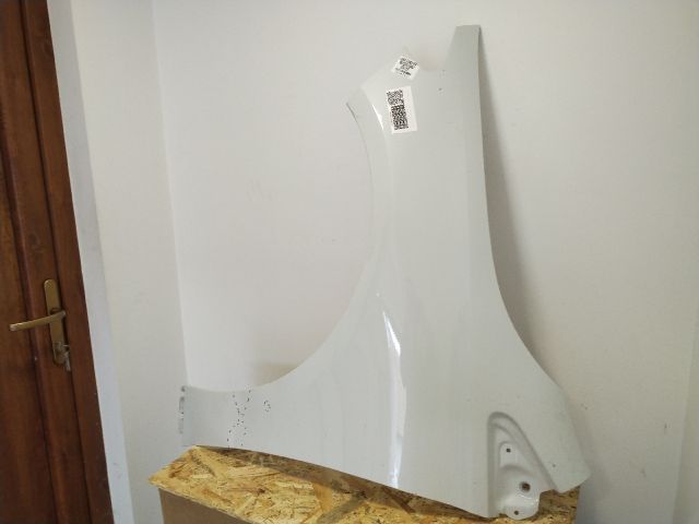 bontott MERCEDES-BENZ B-CLASS Bal első Sárvédő