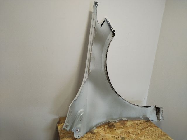 bontott MERCEDES-BENZ B-CLASS Bal első Sárvédő