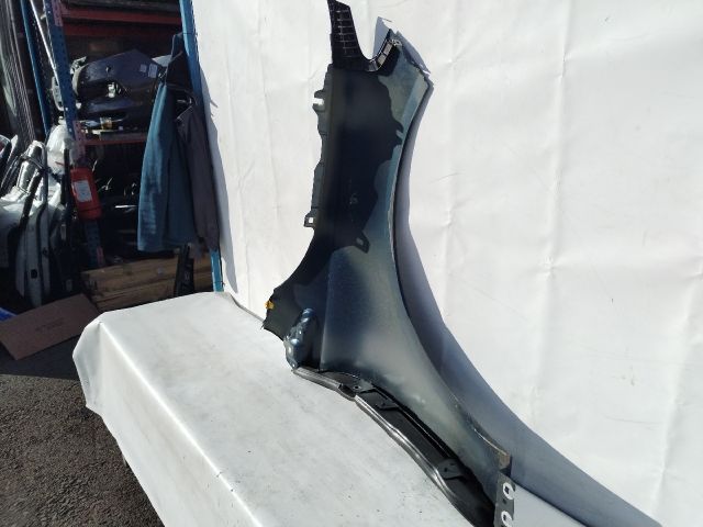 bontott MERCEDES-BENZ B-CLASS Bal első Sárvédő