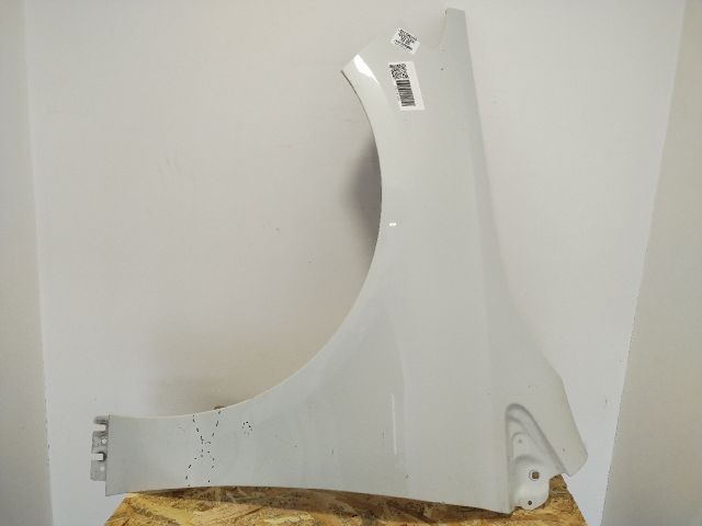 bontott MERCEDES-BENZ B-CLASS Bal első Sárvédő