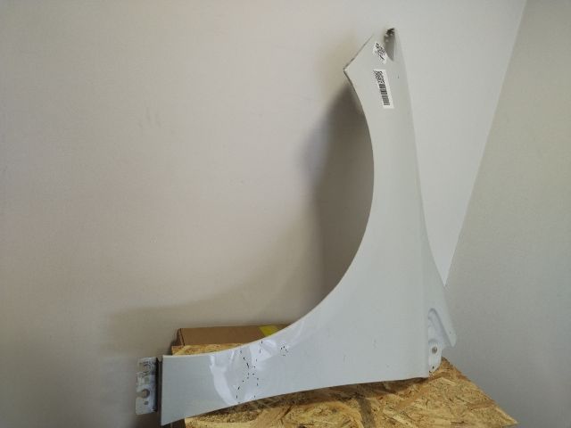 bontott MERCEDES-BENZ B-CLASS Bal első Sárvédő