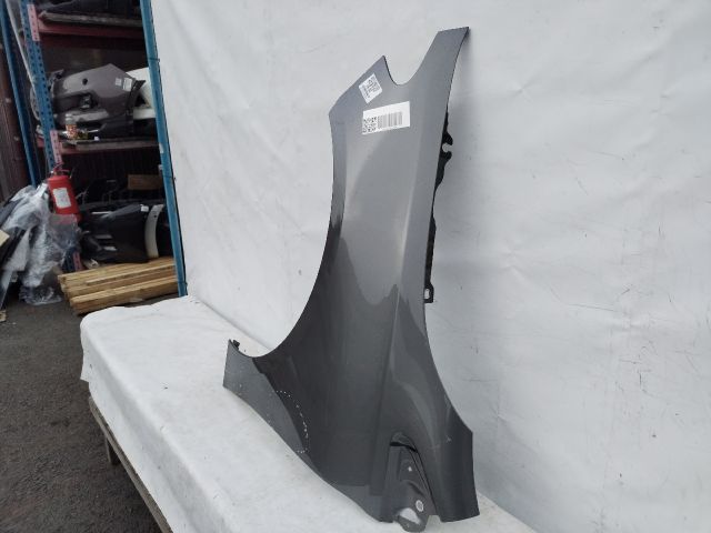 bontott MERCEDES-BENZ B-CLASS Bal első Sárvédő