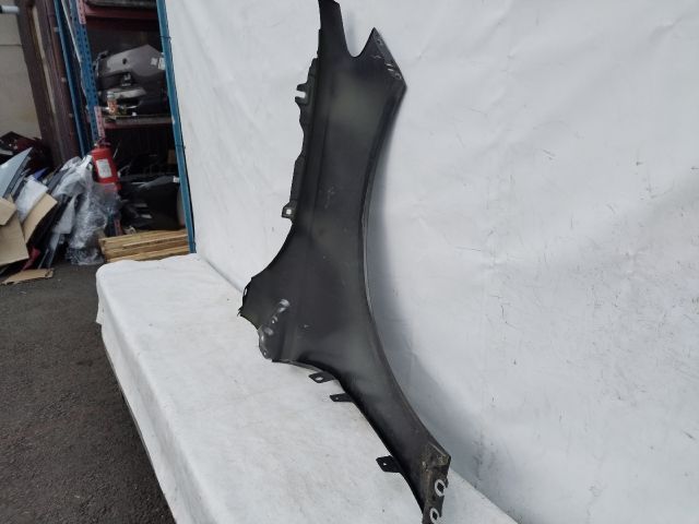 bontott MERCEDES-BENZ B-CLASS Bal első Sárvédő