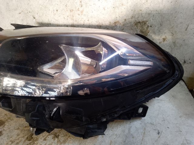 bontott MERCEDES-BENZ B-CLASS Bal Fényszóró