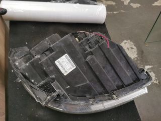 bontott MERCEDES-BENZ B-CLASS Bal Fényszóró