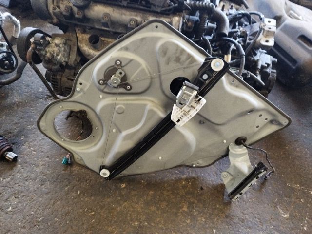 bontott MERCEDES-BENZ B-CLASS Bal hátsó Ablakemelő Szerkezet (Mechanikus)